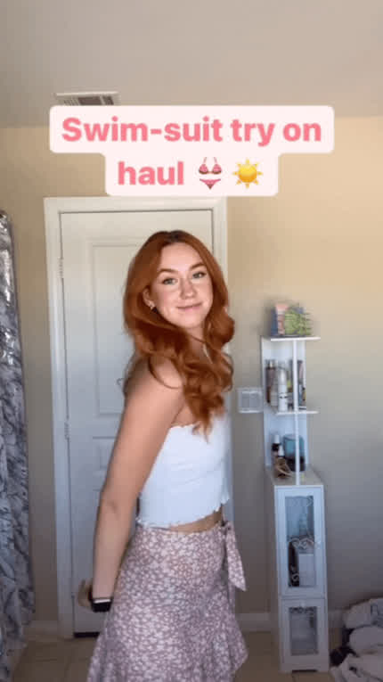 Ana Saia has such a hot body 