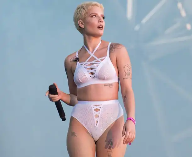 Performing 🥵