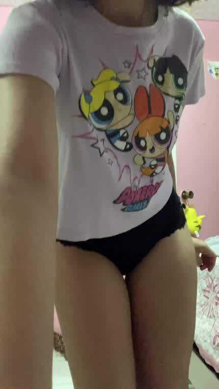 I'm a nerd in class at school, now people jerk off to my tits on reddit :)