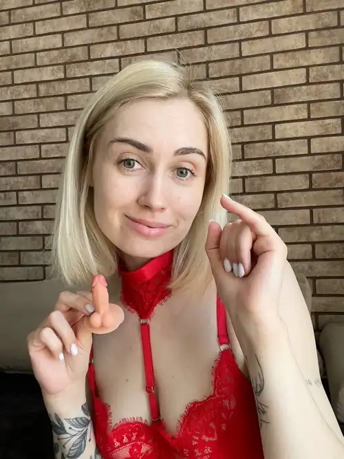 Arrow up and say yes if you’re under 6 inches, I’ll ask for proof