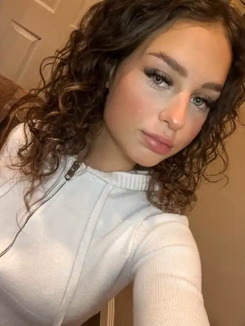 I wonder if you like brunettes