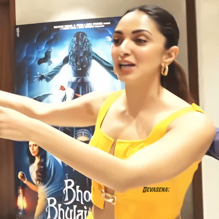Kiara Advani giving us a glimpse