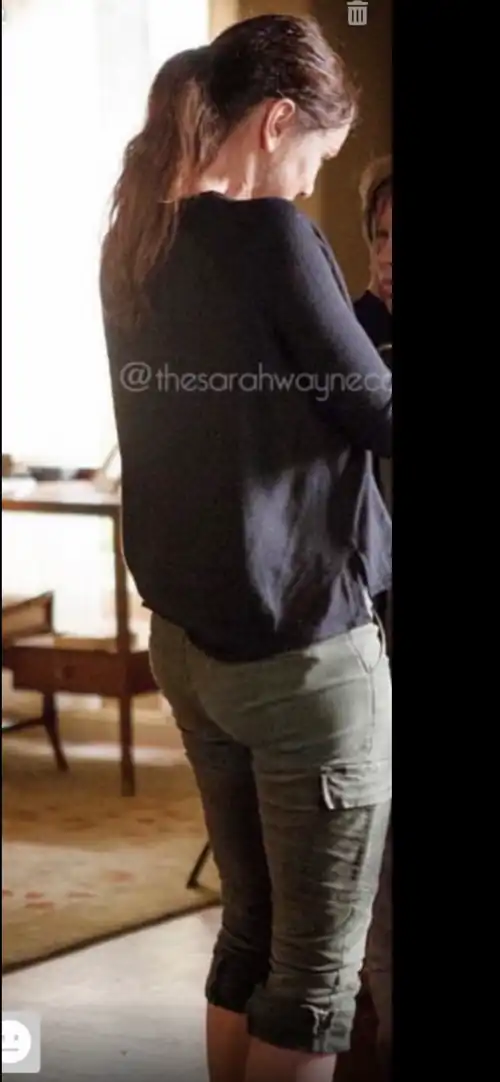 Ass worshipping Sarah.