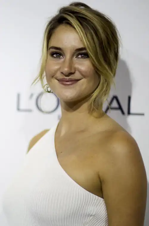 ELLE AWARDS  OCT 17 2022