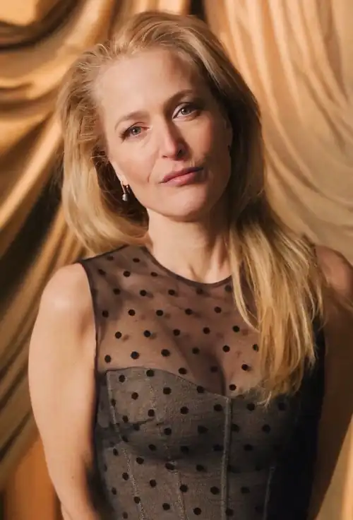 Gillian Anderson, 55