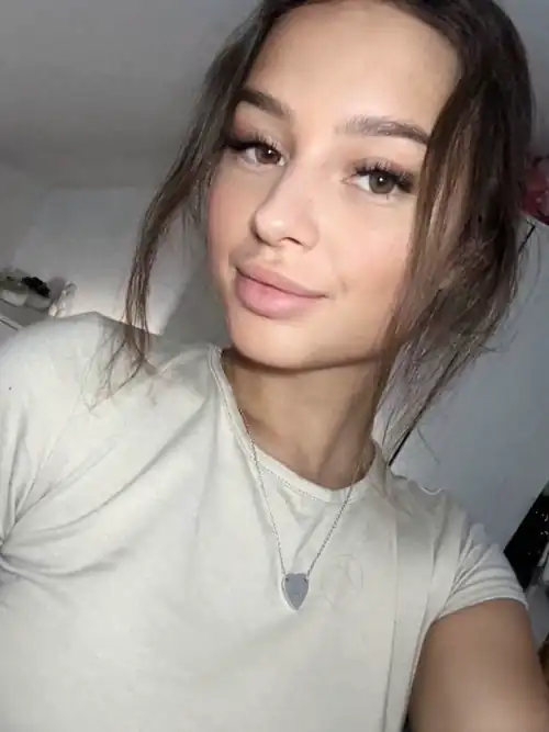 Just a simple selfie to say good morning :)