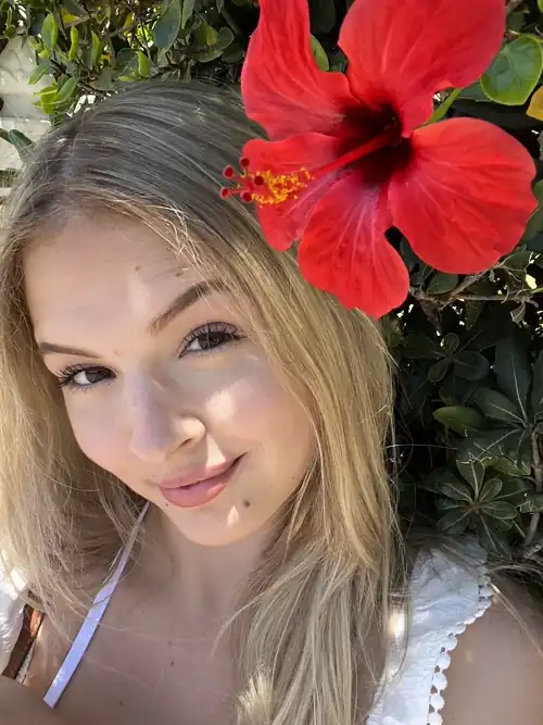 when i get in the sun i will have the same color as the flower