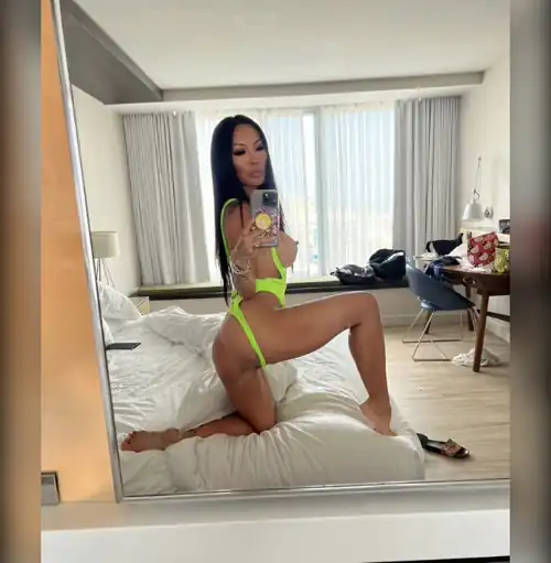 ✅