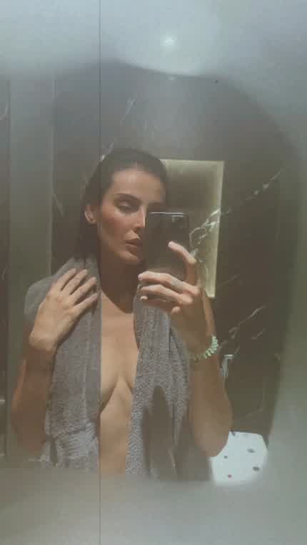 Mandana Karimi Despertely wants some Producer Attention