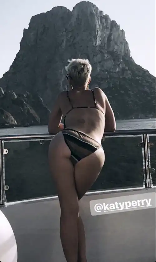 Love her ass