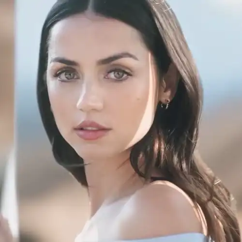 Ana de Armas | La Mer