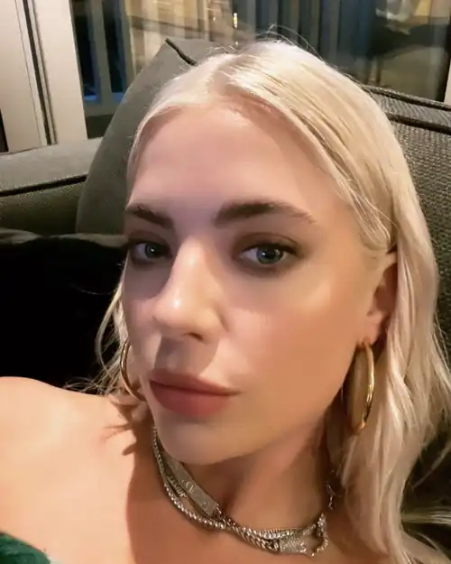IG selfie 5/4/2023