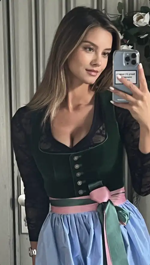 Nicola Cavanis Green dirndl