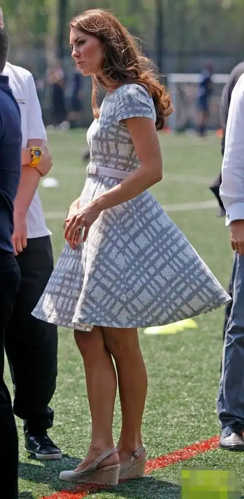 Kate Middleton and his beauty legs