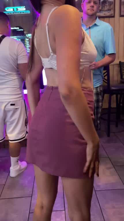 Looking for a one night stand at the bar