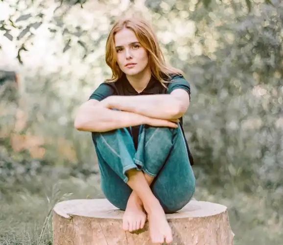 Zoey Deutch