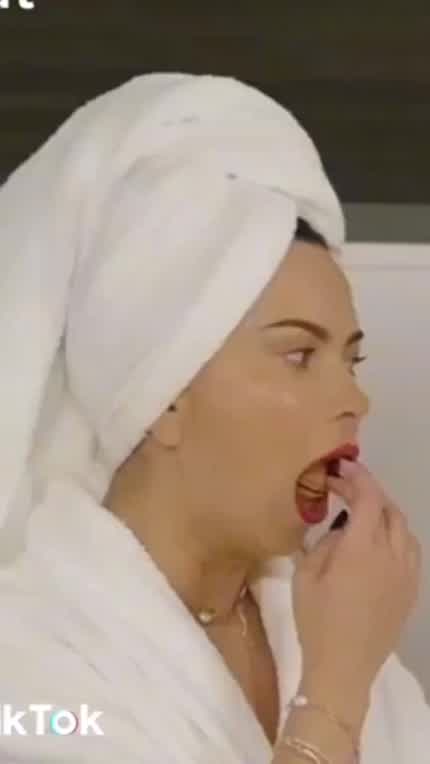 🤤