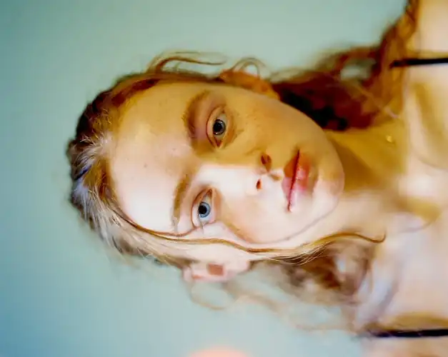 Headshot from @radioundfernseh on Instagram. (21/5/24)