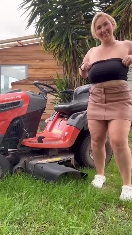 My milkers wanted to say hi ☺️ (F30) (reveal)