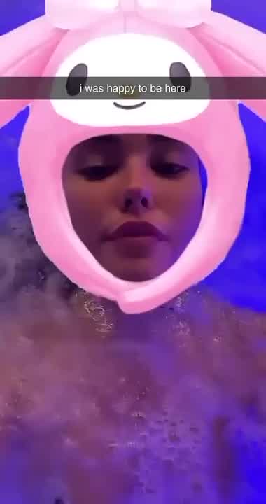 Relaxing in the Pool, Coachella 2023