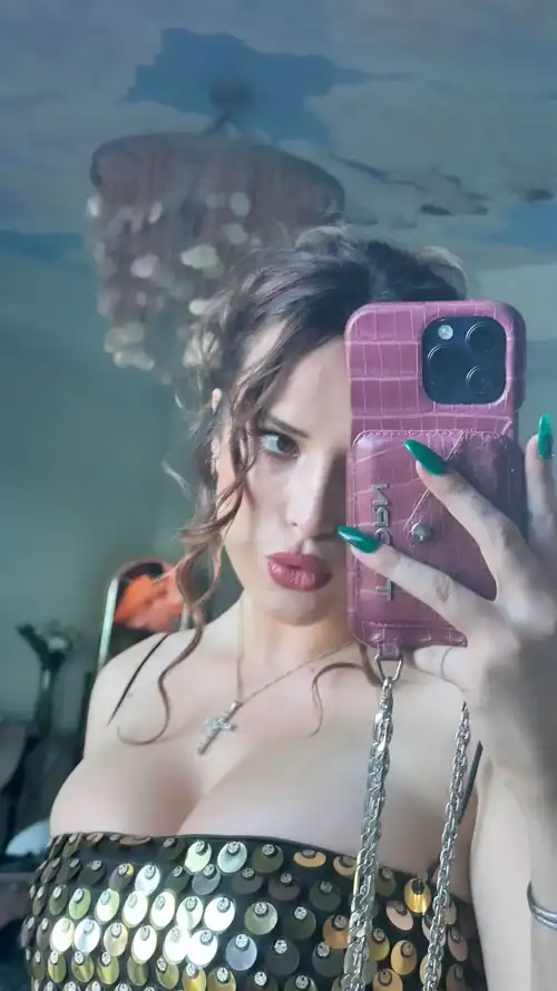 Bella thorne