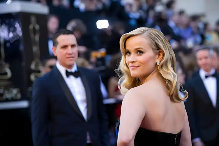 Reese was looking at You from Behind. ❤️A woman who you should not waste.