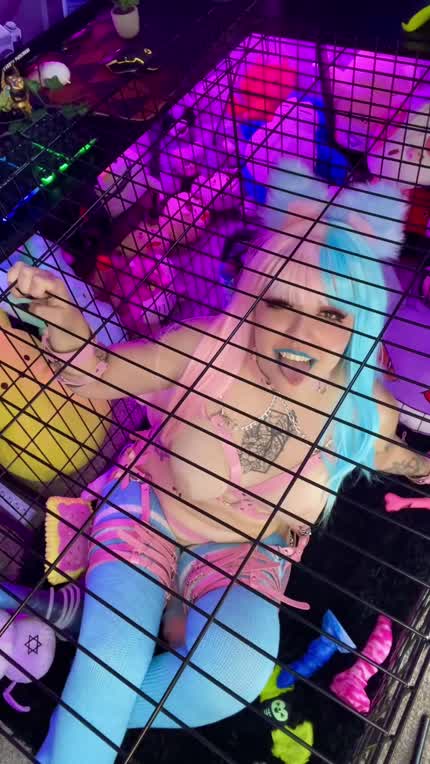 Let me out of the cage, I promise I’ll… try to be good