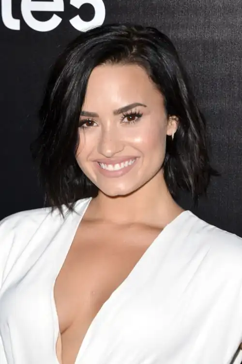 Demi looking beautiful (2015)