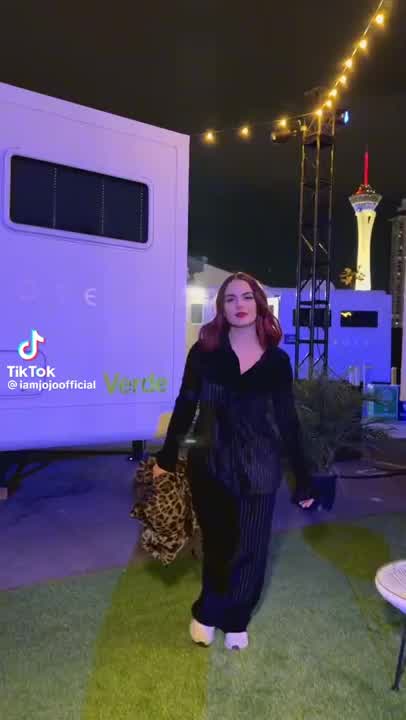 Outfit change for Lovers & Friends festival via TikTok (5.9.2023)