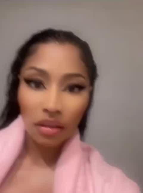 Nicki Boobs 🥵🔥