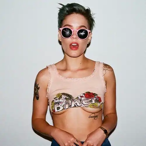underboob
