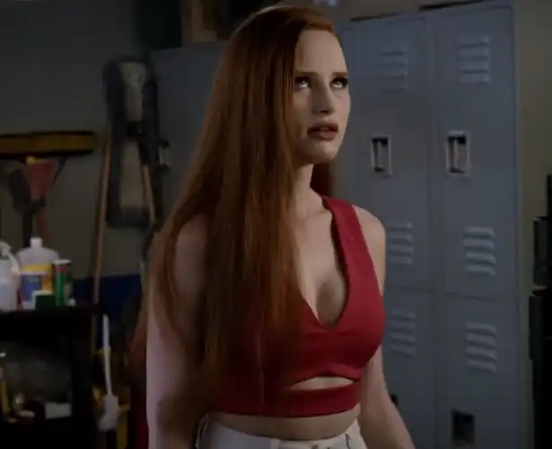 Sexy in Red - Madelaine Petsch