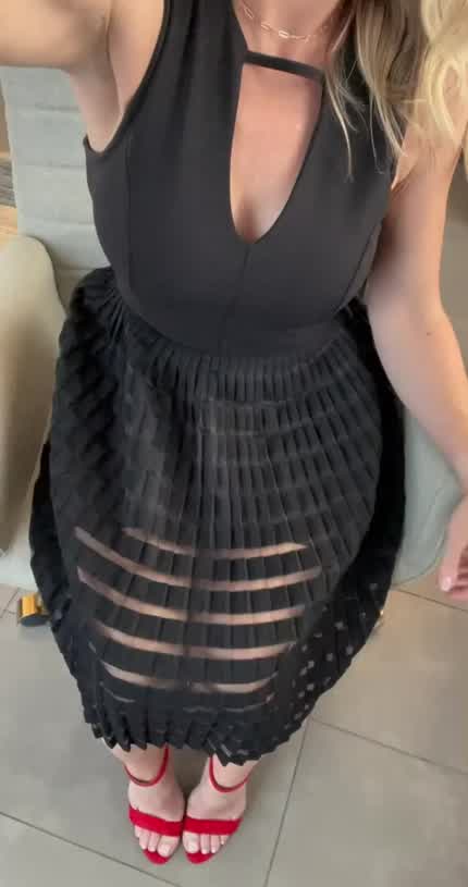 I’m that naughty milf at work who loves to wear dresses and accidentally give you the lip slip…I hope you’re watching…
