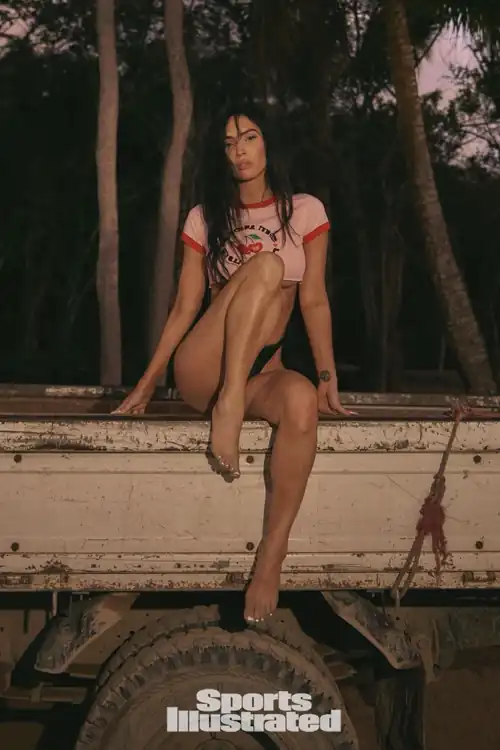 Love Megan Fox's Legs 