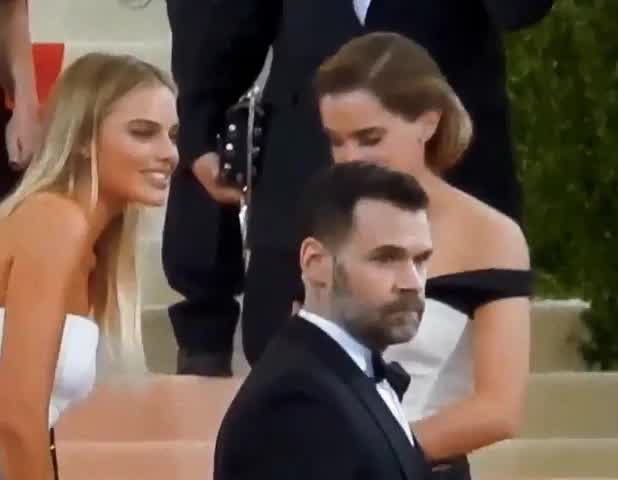 "Can you see straight?", with Margot Robbie at 2016 Met Gala