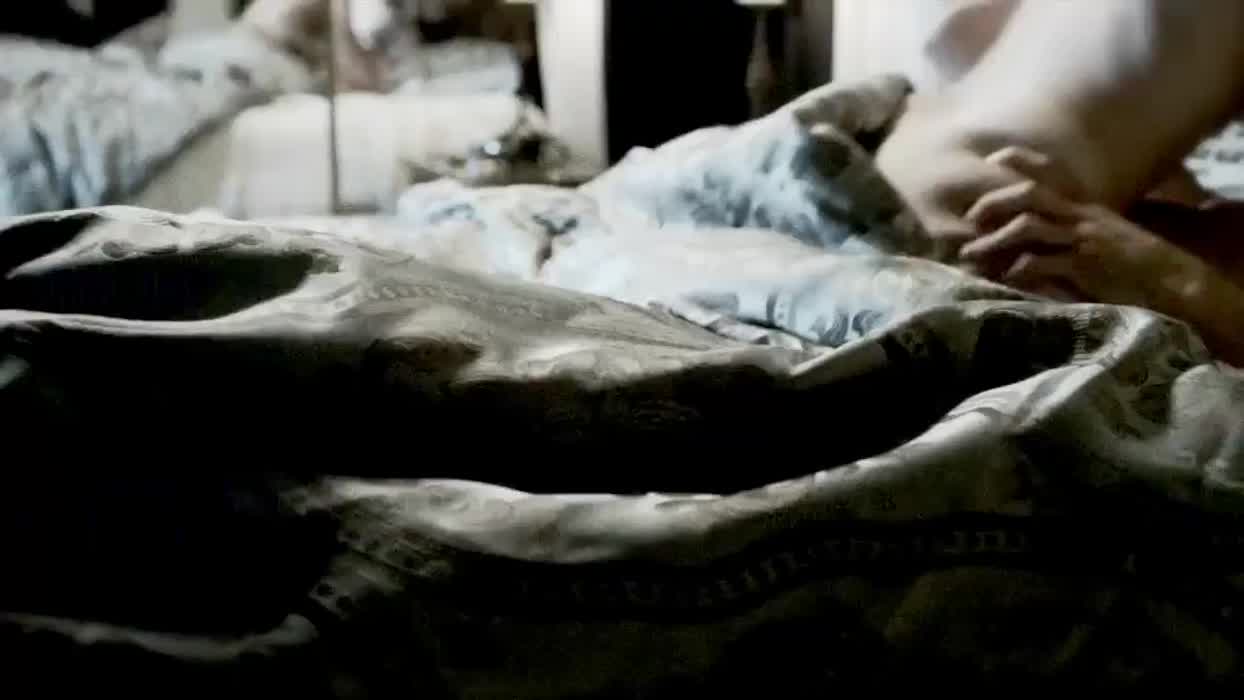 Jes Macallan - Femme Fatales