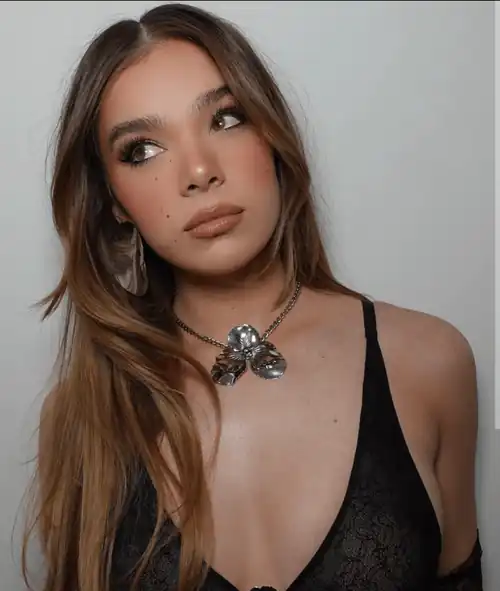 Hailee Steinfeld