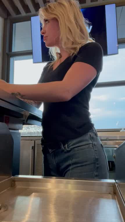 edging myself a bit at work till i went to the bathroom