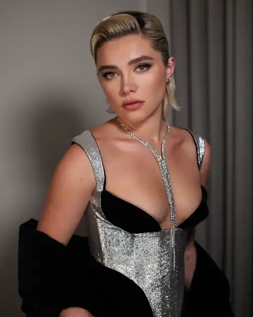 Florence Pugh attends the EE BAFTA Film Awards.