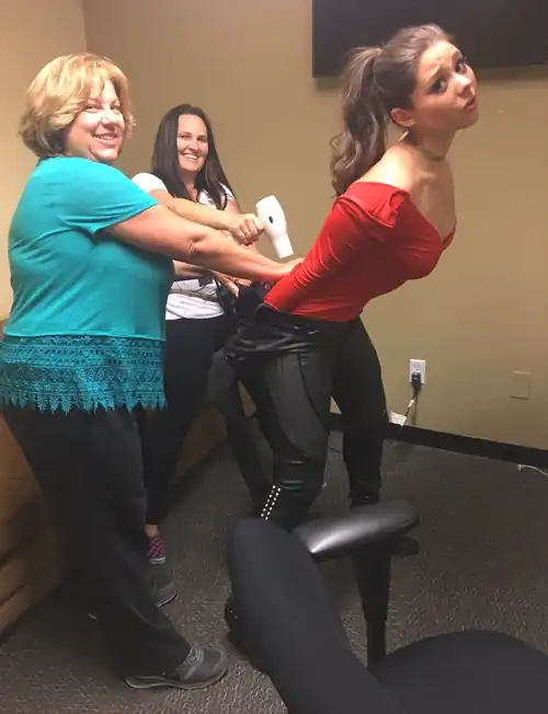 Kira Kosarin 🖤❤️ I Want That Job 😁😂😂😂