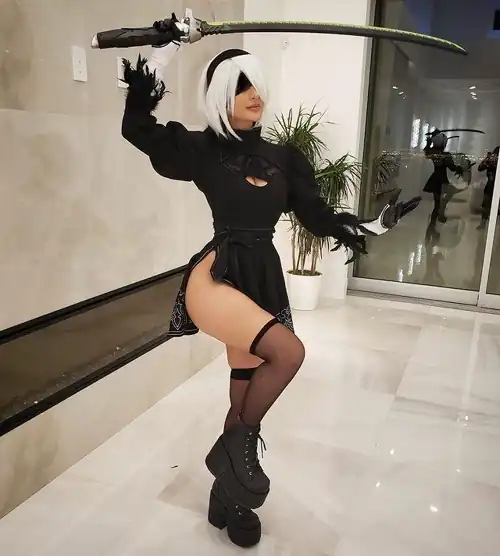 OMG, The outline of her ass