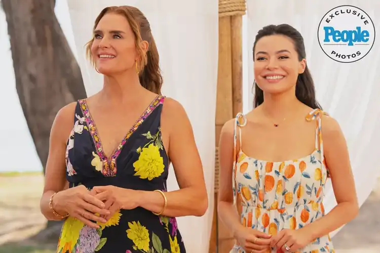 New stills from Netflix's Mother of the Bride (March 25 People Exclusive) 2nd Photo.