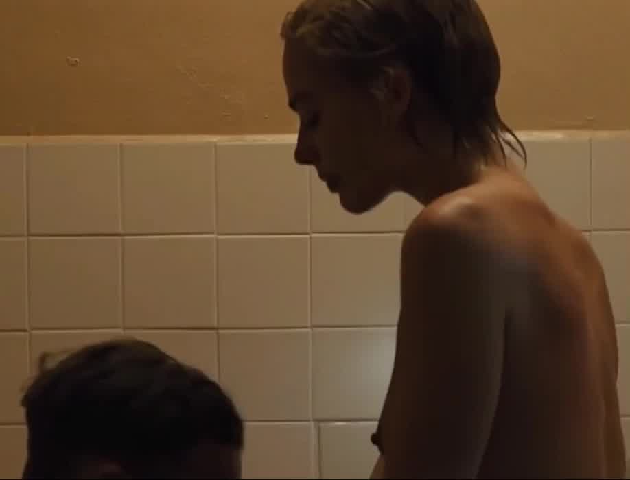 In “Dreamland” (2019)