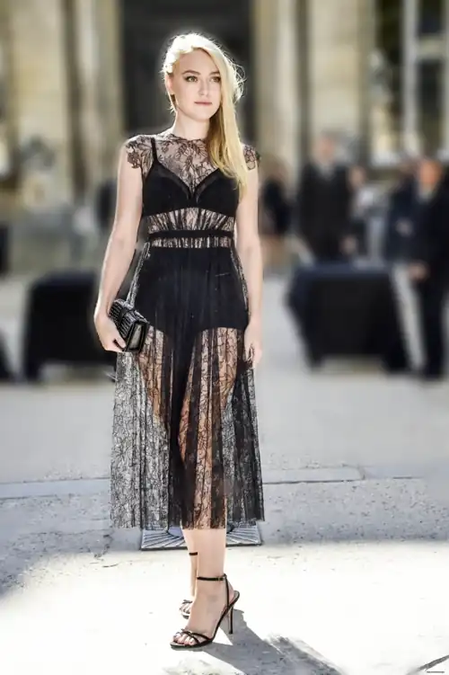 Valentino Outside _ Paris Fashion Week Womenswear Spring/Summer 2017 _ Dakota Fanning