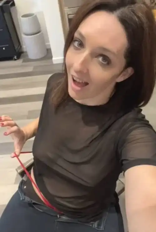 40F, 2 kids, am i smash or pass? 