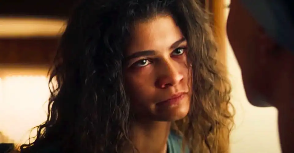 This episode starting off amazing, Zendaya’s performance is about to make me cry ong.