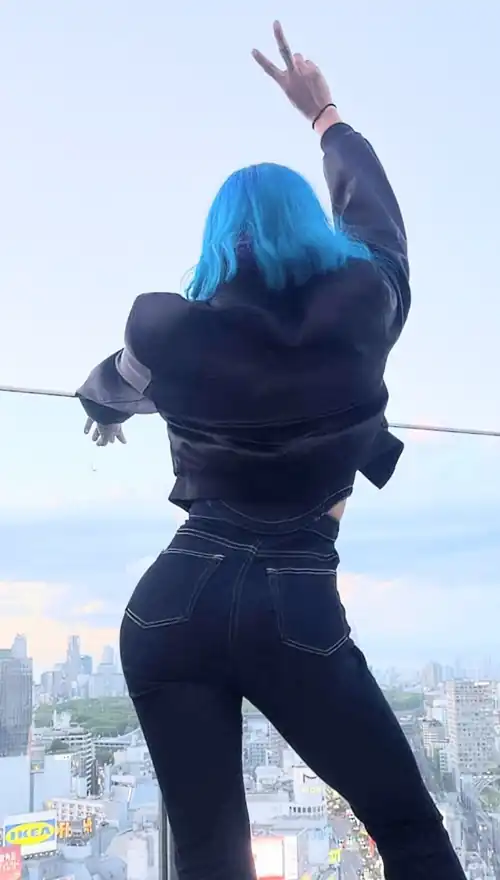 Mercedes has got thick 🍑🤤