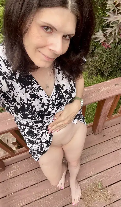 Keeping myself cool & panty free all summer long (42F)
