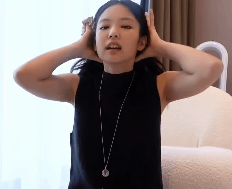 This is the first kpop idol that I bias and then I get addicted to their armpits
