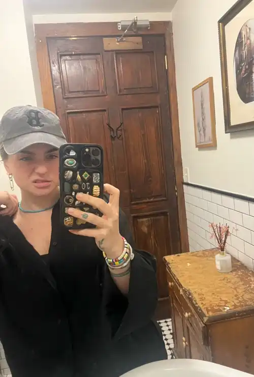 Mirror selfie | IG 6/13/24